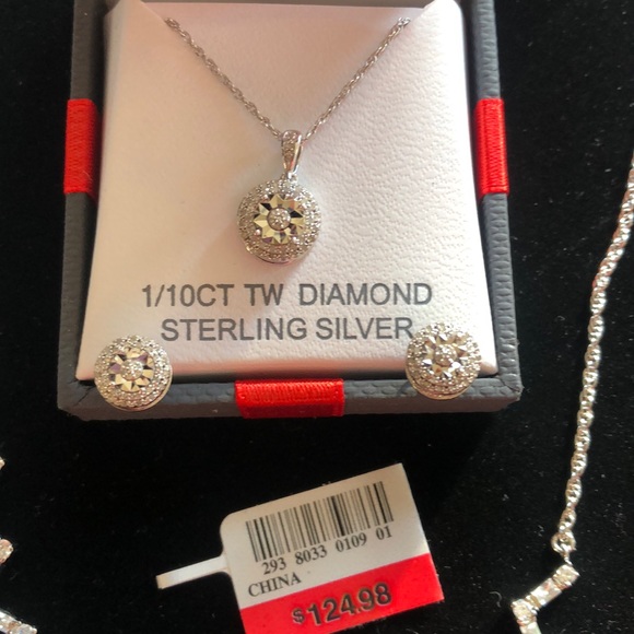 Necklaces and matching earrings - Picture 2 of 4